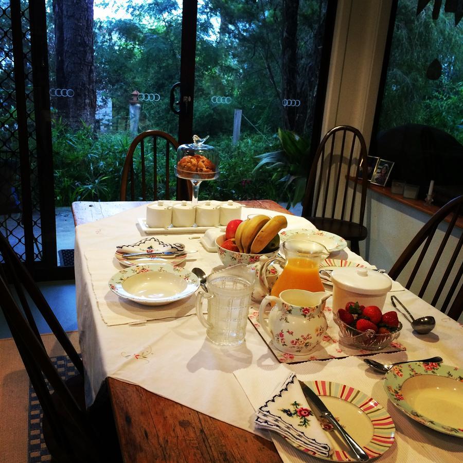 Whispering Pines Bed And Breakfast Collie Exterior photo