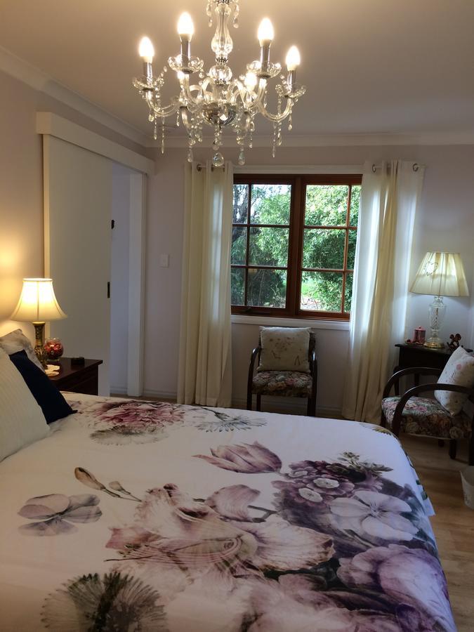 Whispering Pines Bed And Breakfast Collie Exterior photo