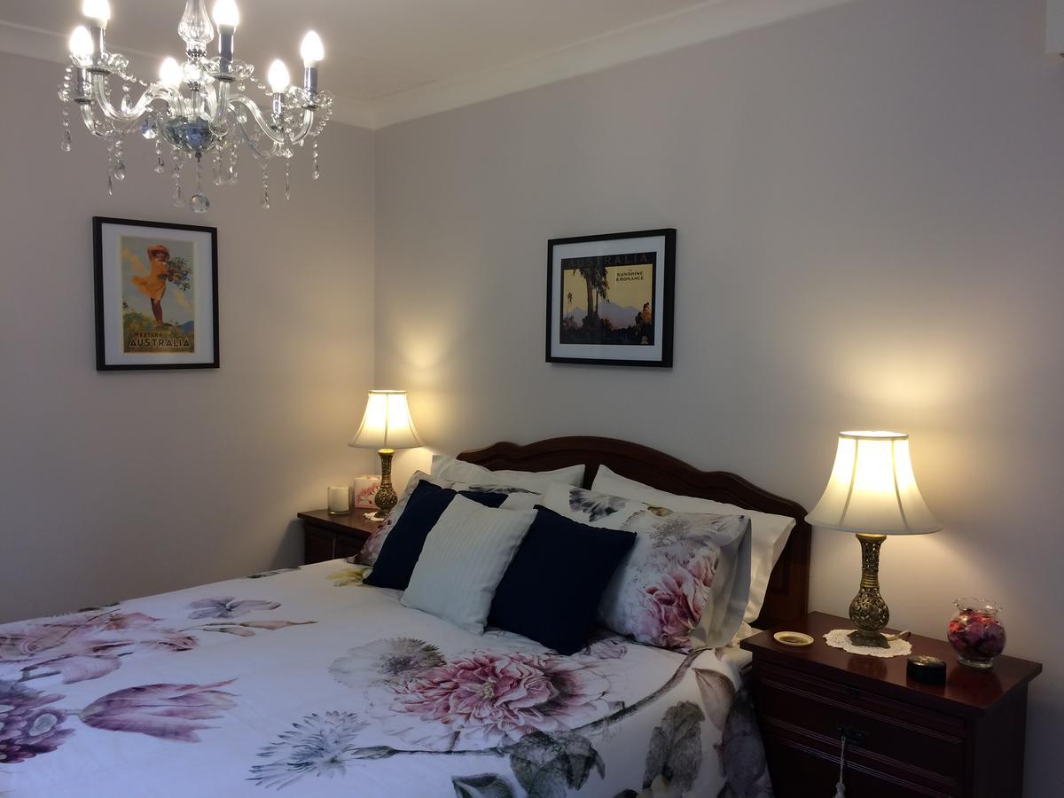 Whispering Pines Bed And Breakfast Collie Exterior photo