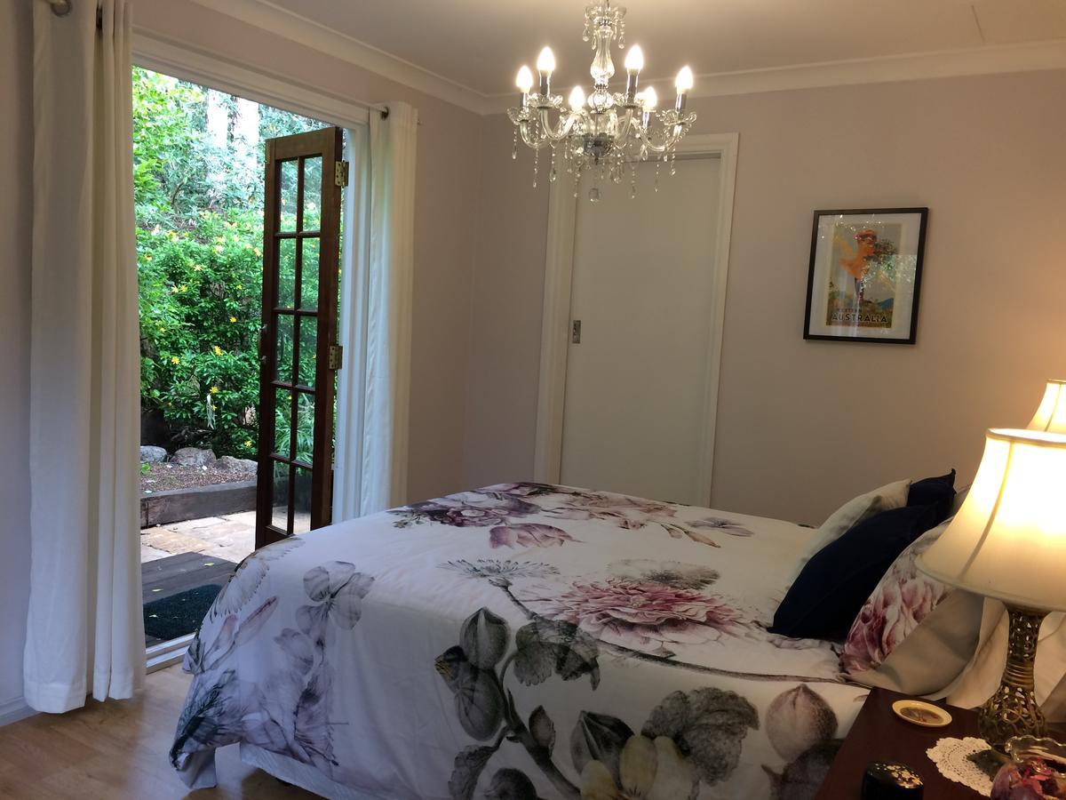 Whispering Pines Bed And Breakfast Collie Exterior photo