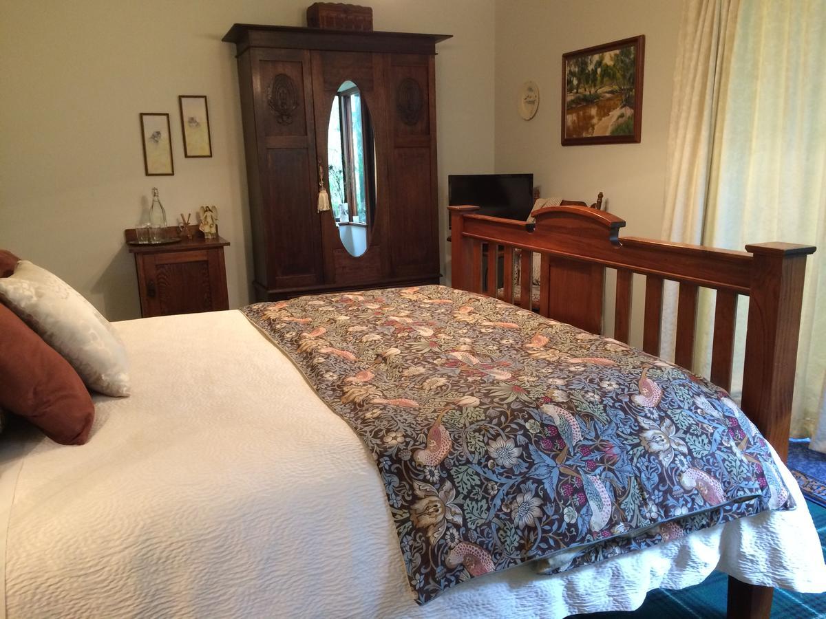 Whispering Pines Bed And Breakfast Collie Exterior photo